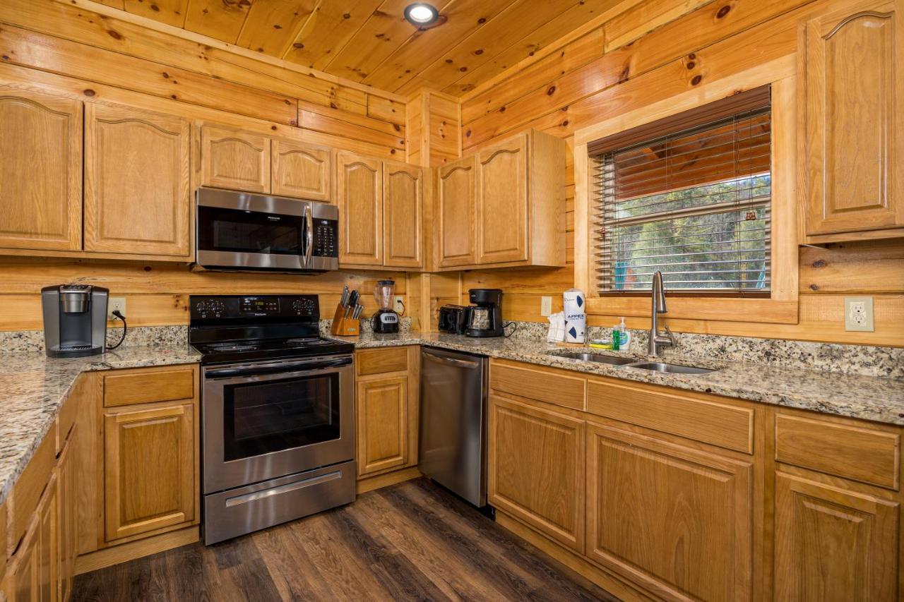 5Bd5B Escape Cabin With 2 Hottubs, Thtr &Game Rm,1Mi To The Parkway! 4Mi To Dollywood - Spring Deal Pigeon Forge Buitenkant foto