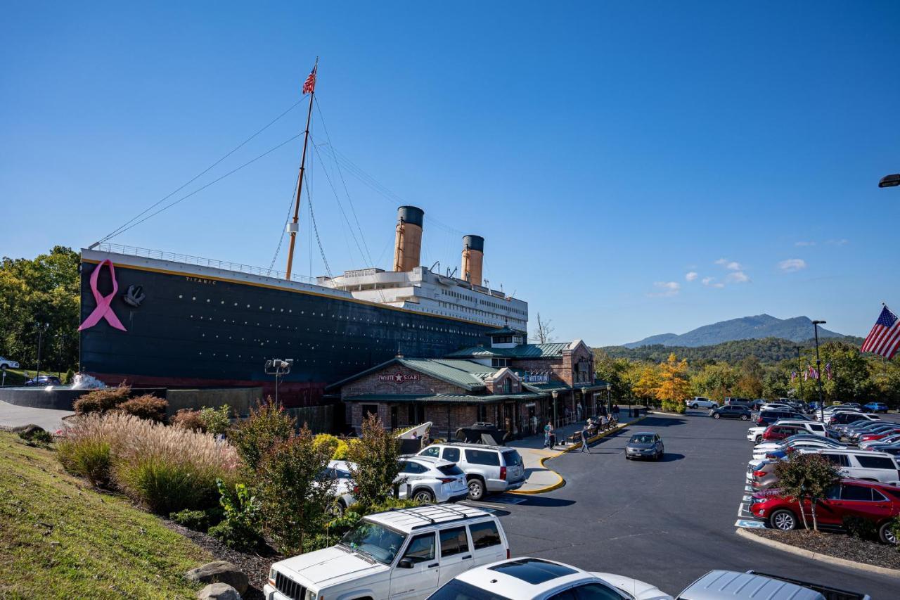 5Bd5B Escape Cabin With 2 Hottubs, Thtr &Game Rm,1Mi To The Parkway! 4Mi To Dollywood - Spring Deal Pigeon Forge Buitenkant foto