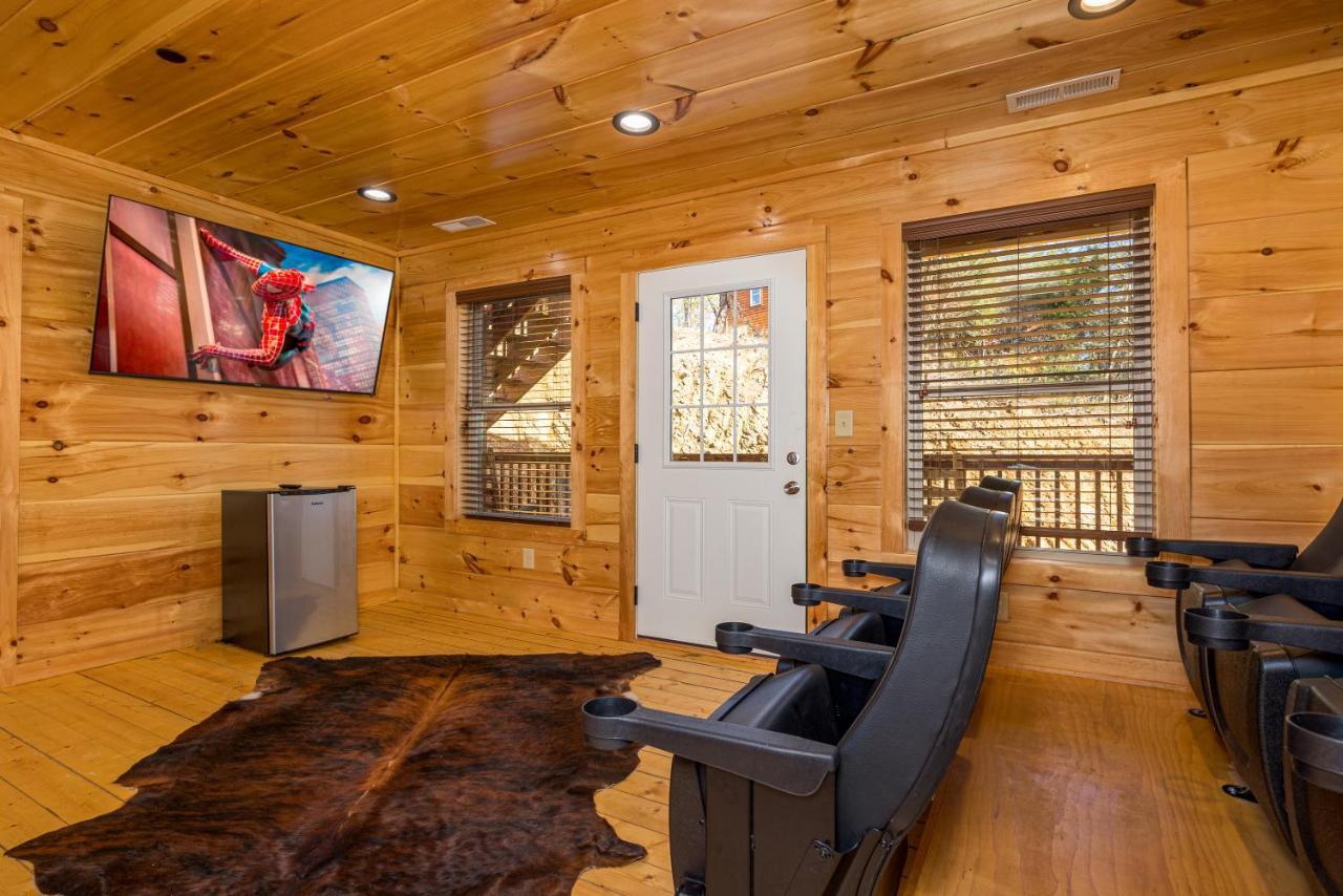 5Bd5B Escape Cabin With 2 Hottubs, Thtr &Game Rm,1Mi To The Parkway! 4Mi To Dollywood - Spring Deal Pigeon Forge Buitenkant foto