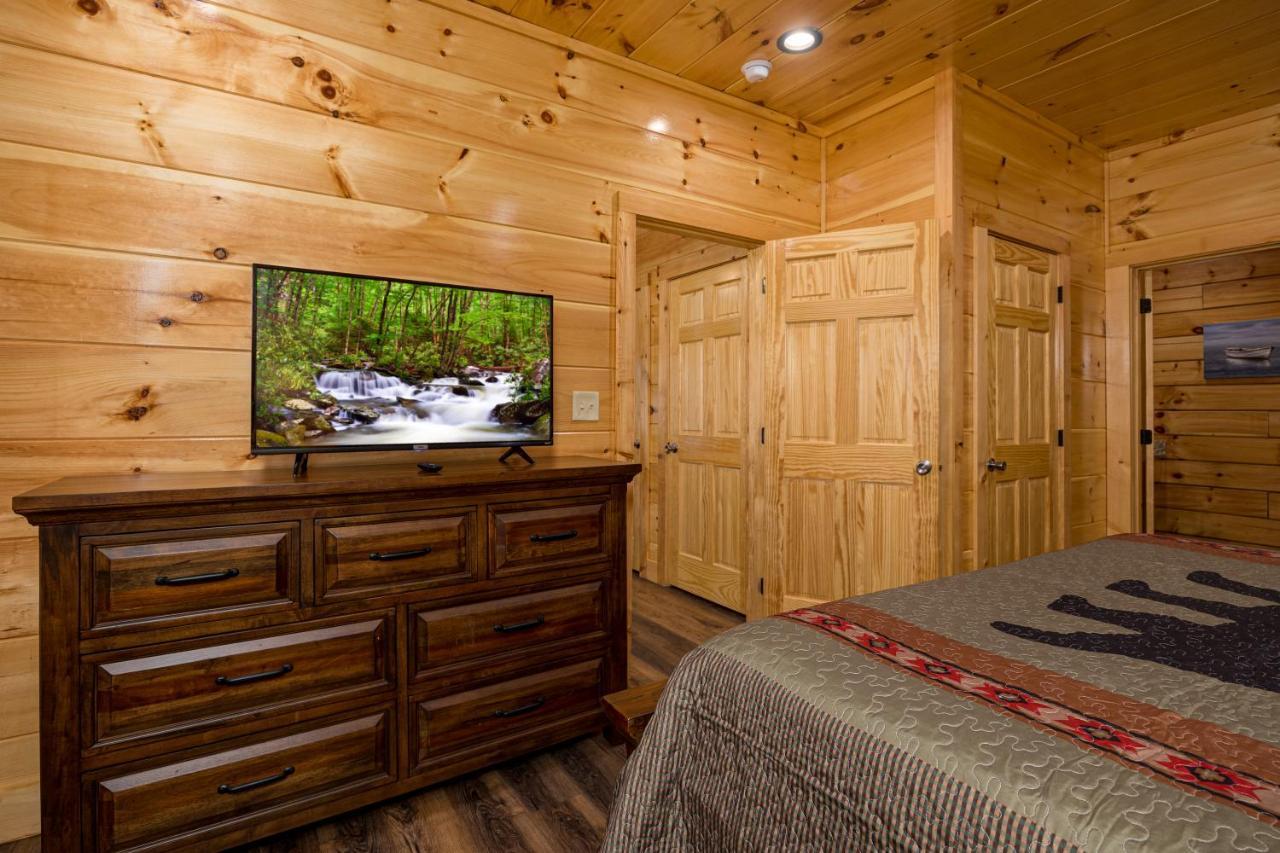 5Bd5B Escape Cabin With 2 Hottubs, Thtr &Game Rm,1Mi To The Parkway! 4Mi To Dollywood - Spring Deal Pigeon Forge Buitenkant foto