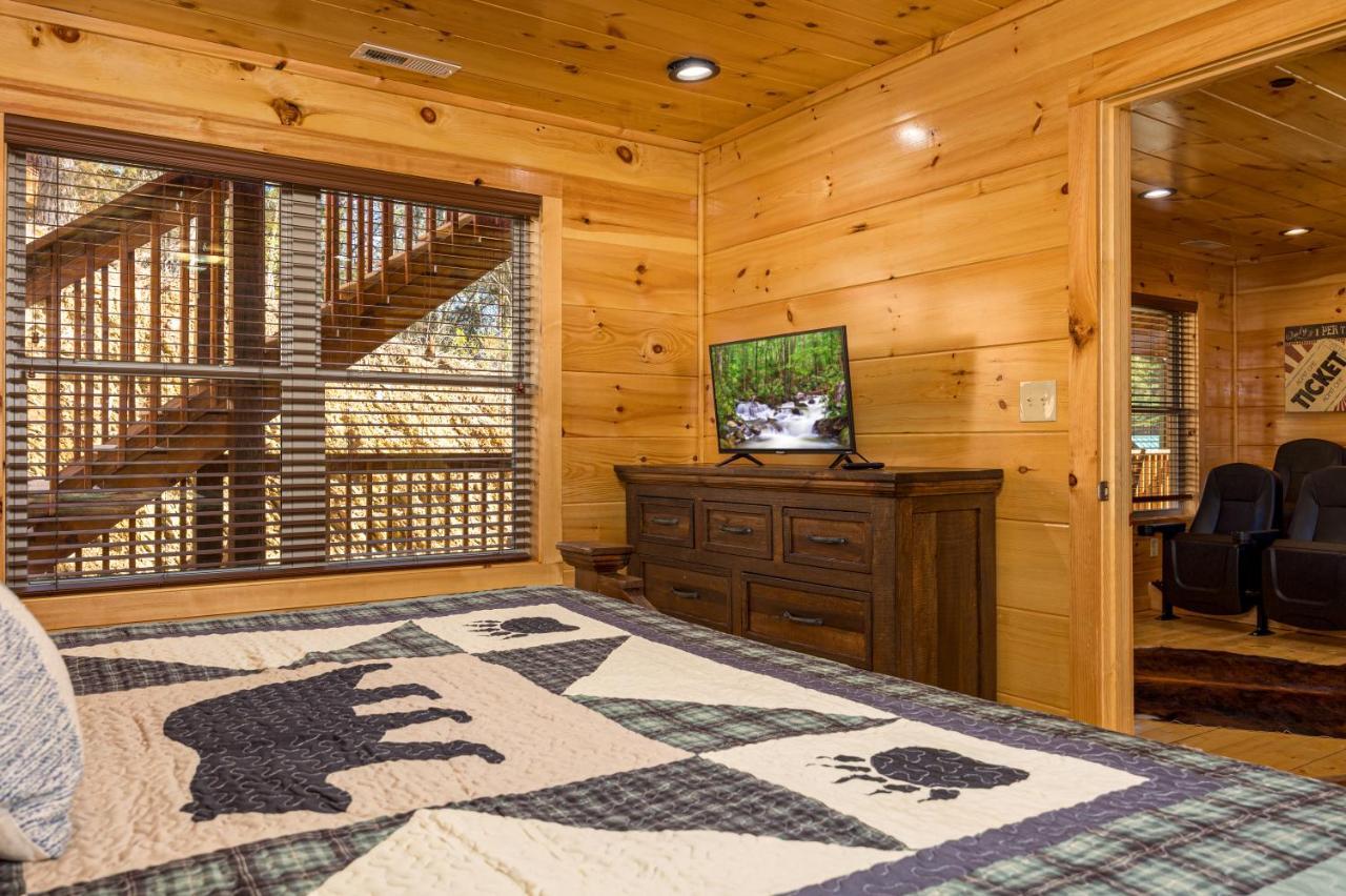5Bd5B Escape Cabin With 2 Hottubs, Thtr &Game Rm,1Mi To The Parkway! 4Mi To Dollywood - Spring Deal Pigeon Forge Buitenkant foto