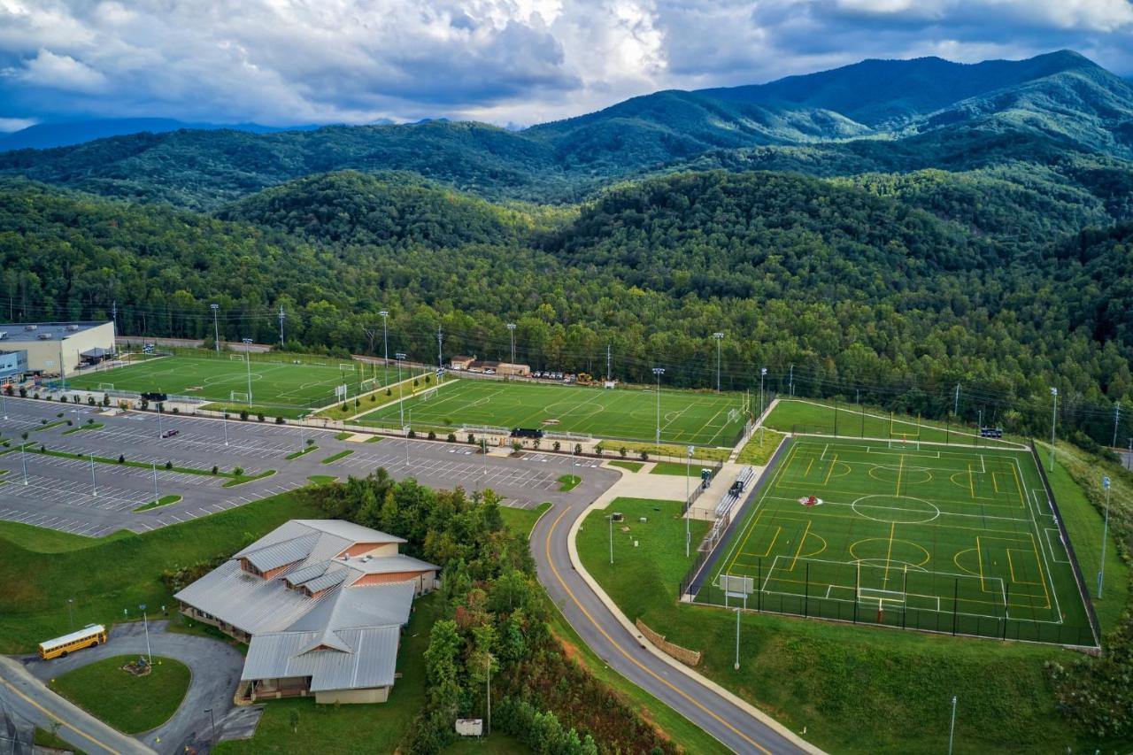 5Bd5B Escape Cabin With 2 Hottubs, Thtr &Game Rm,1Mi To The Parkway! 4Mi To Dollywood - Spring Deal Pigeon Forge Buitenkant foto